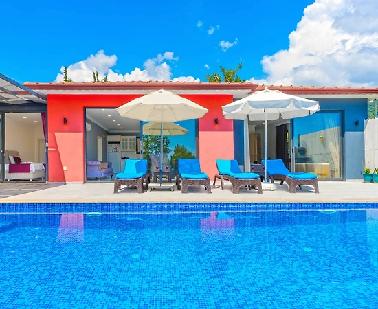 Kaş İslamlar'da Çekirdek Ailelere Uygun, Özel Havuzlu, Modern Villa - 1