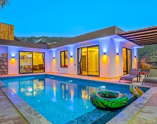 Kaş İslamlar'da Çekirdek Ailelere Uygun, Özel Havuzlu, Modern Villa - 1