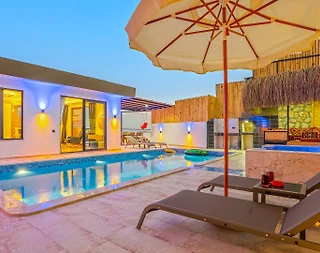 Kaş İslamlar'da Çekirdek Ailelere Uygun, Özel Havuzlu, Modern Villa - 2