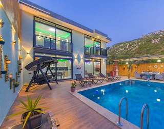 Kaş İslamlar'da Çekirdek Ailelere Uygun, Özel Havuzlu, Modern Villa - 1