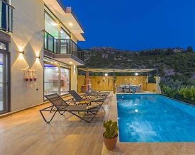 Kaş İslamlar'da Çekirdek Ailelere Uygun, Özel Havuzlu, Modern Villa - 2
