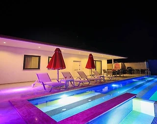 Kaş İslamlar'da Çekirdek Ailelere Uygun, Özel Havuzlu, Modern Villa - 3