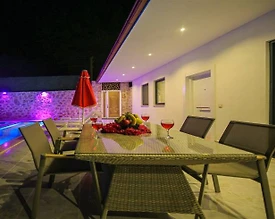 Kaş İslamlar'da Çekirdek Ailelere Uygun, Özel Havuzlu, Modern Villa - 2