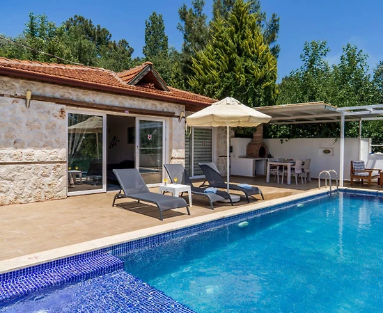 Kaş İslamlar'da Küçük Ailelere Uygun, Özel Havuzlu, Estetik Villa - 1