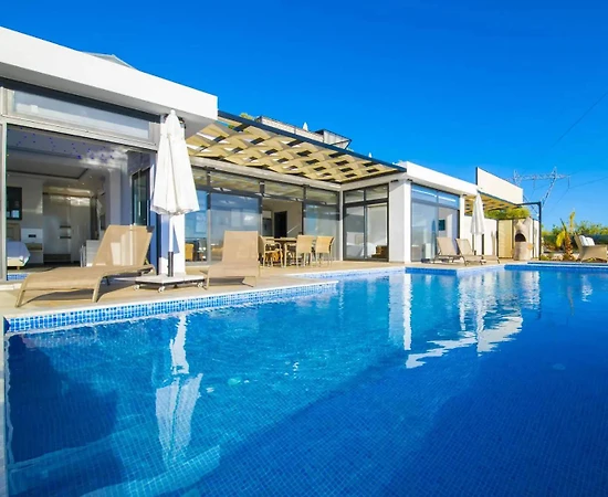 Kaş İslamlar'da Çekirdek Ailelere Uygun, Özel Havuzlu, Kiralık Villa - 1