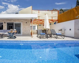Kaş İslamlar'da Çiftlere Uygun, Özel Havuzlu, Modern Tasarımlı Villa - 2