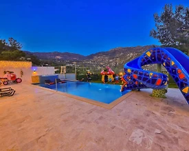 Kaş İslamlar'da Sakin Konumda, Özel Havuzlu, Modern Tasarımlı Villa - 3