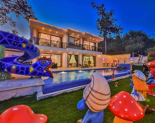 Kaş İslamlar'da Sakin Konumda, Özel Havuzlu, Modern Tasarımlı Villa - 1