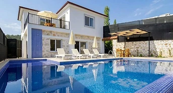 Kaş İslamlar'da Deniz Manzaralı, Özel Havuzlu, 4 Kişilik Villa