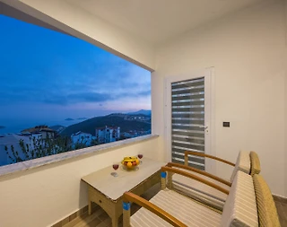Kaş İslamlar'da Deniz Manzaralı, Isıtmalı Havuzlu, Balayı Suiti - 1