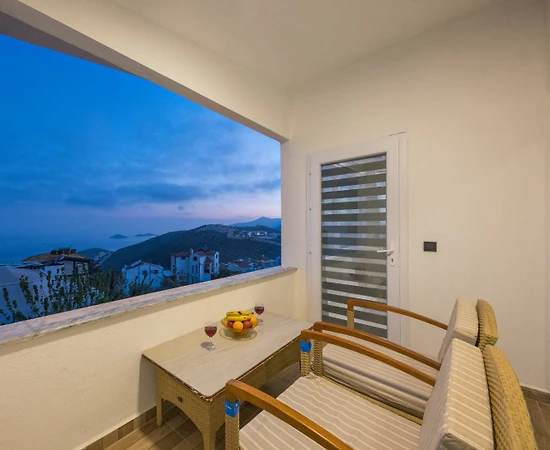 Kaş İslamlar'da Deniz Manzaralı, Isıtmalı Havuzlu, Balayı Suiti - 1