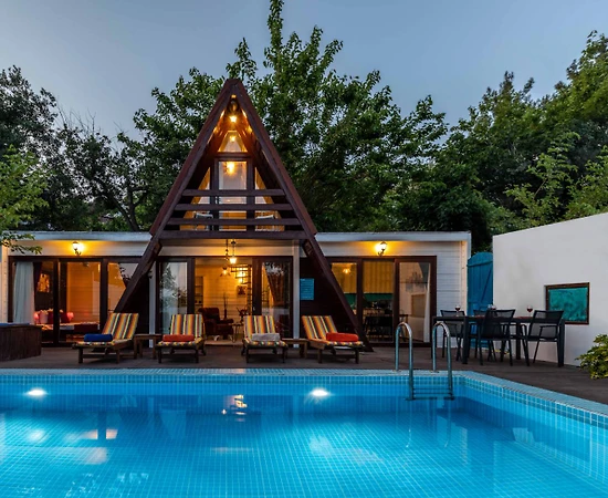 Kaş İslamlar'da Doğa İle İç İçe, Özel Havuzlu, Korunaklı Villa - 1