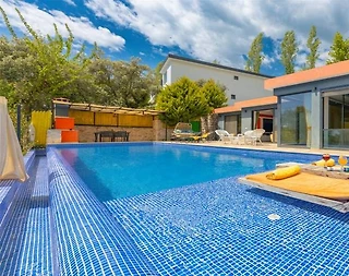 Kaş İslamlar'da Doğa İçerisinde, Açık ve Kapalı Havuzlu, Şık Villa - 5