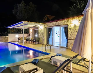 Kaş İslamlar'da Doğa İle İç İçe, Özel Havuzlu, Kiralık Villa - 1