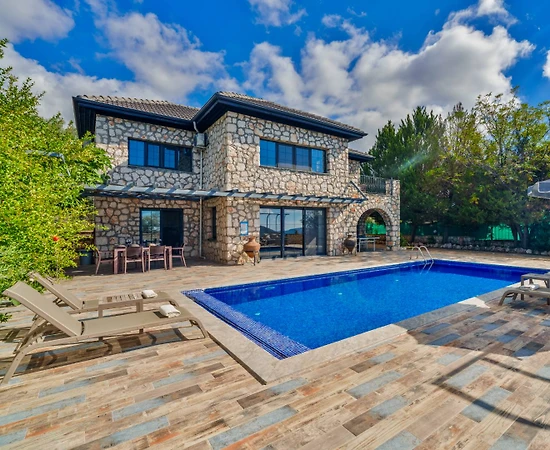 Kaş İslamlar'da Doğa İçerisinde, Özel Havuzlu, Taş Villa - 1