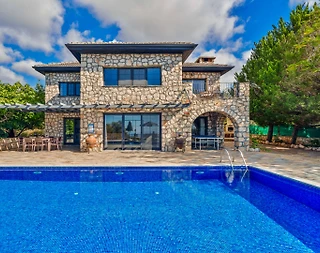 Kaş İslamlar'da Doğa İçerisinde, Özel Havuzlu, Taş Villa - 2