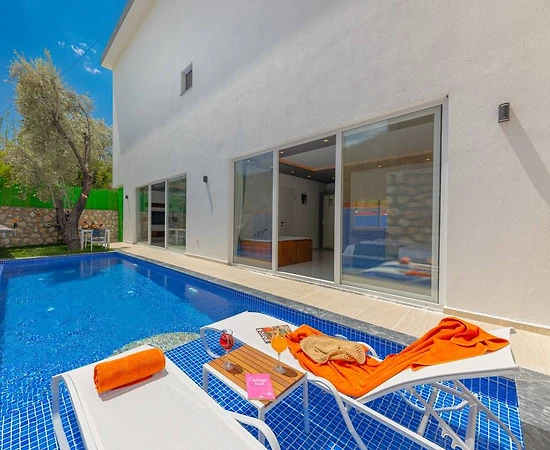 Kaş İslamlar'da Doğa İle İç İçe, Özel Havuzlu, Jakuzili Villa - 1