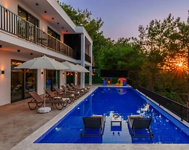 Kaş İslamlar'da Doğa İle İç İçe, Özel Havuzlu, Kiralık Villa - 3