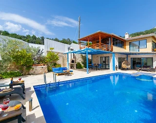 Kaş İslamlar'da Doğa ile İç İçe, Özel Havuzlu, Modern Villa - 1