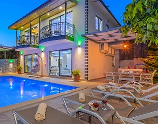Kaş İslamlar'da Doğa İle İç İçe, Özel Havuzlu, Deniz Manzaralı Villa - 1