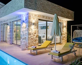 Kaş İslamlar'da Doğa Manzaralı, Isıtmalı Havuzlu, 4 Kişilik Villa - 3