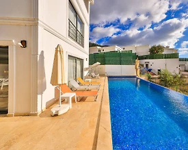 Kaş İslamlar'da Doğa Manzaralı, Isıtmalı Havuzlu, Lüks Villa - 2