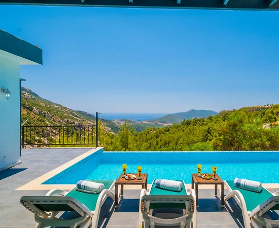 Kaş İslamlar'da Doğa Manzaralı, Özel Havuzlu, Kiralık Villa - 1