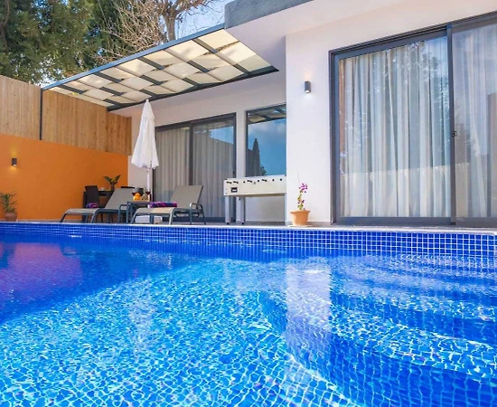 Kaş İslamlar'da Doğa Manzaralı, Özel Havuzlu, Lüks Villa - 1