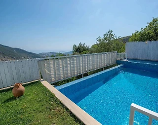 Kaş İslamlar'da Doğa Manzaralı, Isıtmalı Havuzlu, Şık Villa - 3