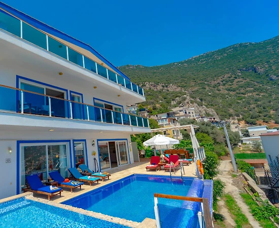Kaş İslamlar'da Enfes Deniz Manzaralı, Özel Havuzlu, Konforlu Villa - 1