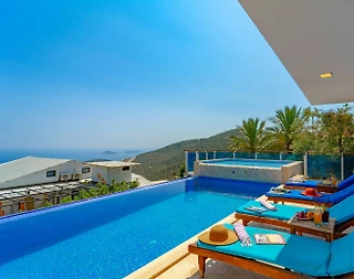 Kaş İslamlar'da Enfes Deniz Manzaralı, Özel Havuzlu, Konforlu Villa - 2