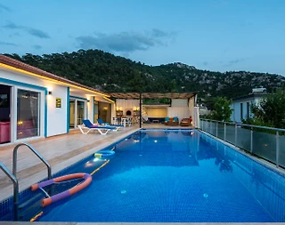 Kaş İslamlar'da Enfes Doğa İçerisinde, Özel Havuzlu, 4 Kişilik Ev - 1