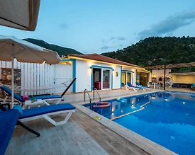 Kaş İslamlar'da Enfes Doğa İçerisinde, Özel Havuzlu, 4 Kişilik Ev - 2