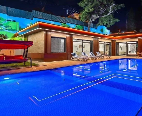 Kaş İslamlar'da Eşsiz Manzaralı, Özel Havuzlu, Ferah Villa - 1