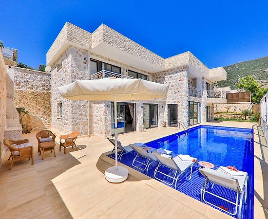 Kaş İslamlar'da Geniş Ailelere Uygun, Isıtmalı Havuzlu, Taş Villa - 1