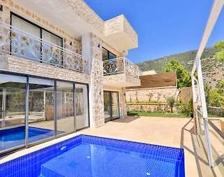 Kaş İslamlar'da Geniş Ailelere Uygun, Isıtmalı Havuzlu, Taş Villa - 2