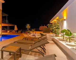 Kaş İslamlar'da Geniş Ailelere Uygun, Özel Havuzlu, Konforlu Villa - 3