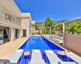 Kaş İslamlar'da Geniş Ailelere Uygun, Özel Havuzlu, Konforlu Villa - 2