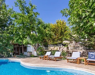 Kaş İslamlar'da Geniş Alanlara Sahip, Özel Havuzlu, 4+1 Otantik Villa - 3