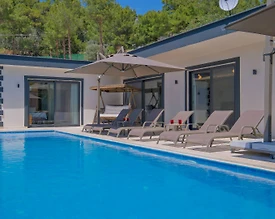 Kaş İslamlar'da Geniş Bahçeli, Özel Havuzlu, 3+1 Kiralık Villa - 3