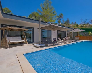 Kaş İslamlar'da Geniş Bahçeli, Özel Havuzlu, 3+1 Kiralık Villa - 4