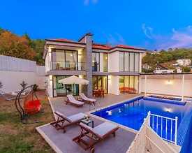 Kaş İslamlar'da Geniş Bahçeli, Özel Havuzlu, 4 Kişilik Villa - 3