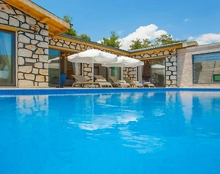 Kaş İslamlar'da Geniş Bahçeli, Özel Havuzlu, Jakuzili, Modern Villa - 1