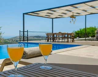 Kaş İslamlar'da Geniş Bahçeli, Özel Havuzlu, Jakuzili, Modern Villa - 2