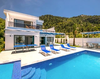 Kaş İslamlar'da Göz Alıcı Doğa Manzaralı, Özel Havuzlu, Bahçeli Villa - 1