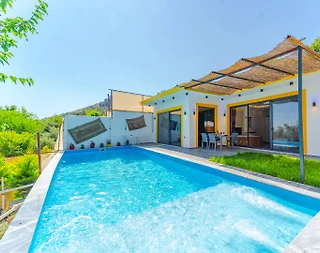 Kaş İslamlar'da Göz Alıcı Doğada, Özel Havuzlu, Kiralık Villa - 1