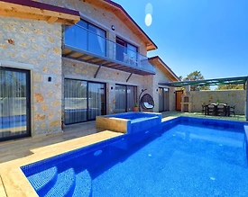 Kaş İslamlar'da Göz Alıcı Manzaraya Sahip, Özel Havuzlu, Kiralık Villa - 2