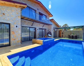 Kaş İslamlar'da Göz Alıcı Manzaraya Sahip, Özel Havuzlu, Kiralık Villa - 2