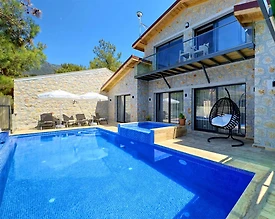 Kaş İslamlar'da Göz Alıcı Manzaraya Sahip, Özel Havuzlu, Kiralık Villa - 3