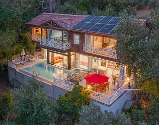 Kaş İslamlar'da Gözlerden Uzak Konumda, Özel Havuzlu, Otantik Villa - 1